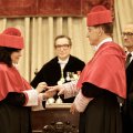 La Universidad de Salamanca inviste doctor ‘honoris causa’, al presidente de Mapfre y de Alumni-Usal, Antonio Huertas, durante una solemne ceremonia presidida por el rector, Juan Manuel Corchado, con la presencia, entre otras autoridades, del presidente de la Junta de Castilla y León, Alfonso Fernández Mañueco, y la presidenta de la Junta de Extremadura, María Guardiola.