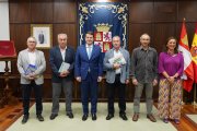 El presidente de la Junta, Alfonso Fernández Mañueco, y la consejera de Agricultura y Ganadería, María González,se reúnen con los representantes de las organizaciones profesionales agrarias de Castilla y León.
