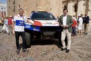 El presidente de la Junta, Alfonso Fernández Mañueco, participa junto al presidente de las Cortes Autonómicas, Carlos Pollán, y el alcalde de León, José Antonio Diez, en la presentación del vehículo con el que Jesús Calleja participará en la Baja España Aragón 2025 y en el Dakar 2026
