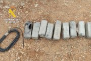 Los 11 kilos de pólvora de mina y 6 metros de mecha lenta encontrados en Sierra de la Demanda.