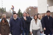 Carlos Martínez junto a los números uno y dos de las listas del PSOE a las elecciones autonómicas.