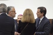 Carlos Pollán y Alfonso Fernández Mañueco conversan en el acto de investidura del presidente de Portugal como doctor 'honoris causa' en la Universidad de Salamanca