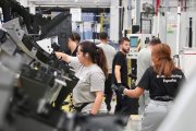 Zona de parachoques en la factoría de Carrocerías de Renault Group España en Valladolid en una foto de archivo.