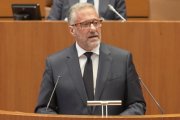 Carlos Pollán durante su intervención en el debate de investidura del candidato a la Presidencia de la Junta de Castilla y León.