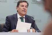 El consejero de Economía y Hacienda y portavoz de la Junta, Carlos Fernández Carriedo, en la rueda de prensa posterior al Consejo de Gobierno.