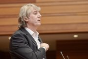 Intervención del portavoz socialista, Carlos Martínez, en la segunda sesión del Pleno de las Cortes.