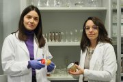 Ana María Ares Sacristán y Silvia Valverde Bastardo en las instalaciones de la Universidad de Valladolid. -PHOTOGENIC