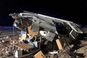Accidente de una autocaravana en el kilómetro 34 de la A-62 en la localidad burgalesa de Villaquirán de los Infantes. ICAL