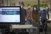 Investigadores del grupo BISITE en las instalaciones de la Universidad de Salamanca. / ENRIQUE CARRASCAL