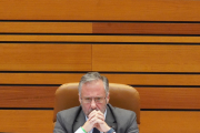 El presidente de las Cortes Carlos Pollán durante un Pleno de las Cortes. ICAL