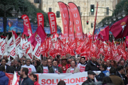 Miles de leoneses se manifiestan por las calles de la capital leonesa