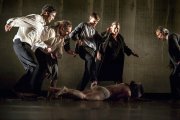 Víctor Cerezo, David Para, Gonzalo Santamaría, Esther Pérez y Juan Manuel Pérez en ‘Soy como un árbol’.   A. MAUVE