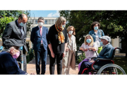 La Consejera de Familia, Isabel Blanco, durante una visita a una residencia de mayores. ICAL