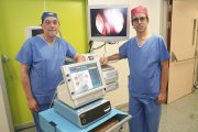 Los médicos José Miguel Cantera García y Rafael Álvarez Otero en el Hospital Universitario Río Hortega de Valladolid.