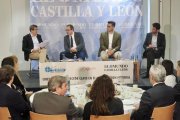 Los ponentes, durante la mesa de debate