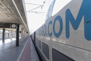 Tren Ouigo en la estación de Segovia