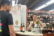 Stand de venta de la DO Rueda.