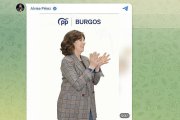 Fotograma del vídeo del PP de Burgos que Alvise ha 'troleado' y hecho viral. En la imagen, la cabeza de lista del PP en Burgos se dispone a recoger una nuez.