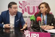 Luis Mariano Santos y Alicia Gallego, de UPL, en una rueda de prensa