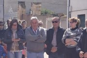 Minuto de silencio frente al ayuntamiento de Villaralbo en apoyo a la familia del niño fallecido.