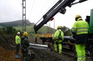 Obras de Adif en la línea del AVE Palencia-Cantabria.