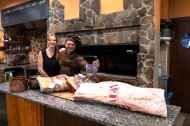 David Ramos y Sonia Escribano en el asador de los Canteros en Mingorría.