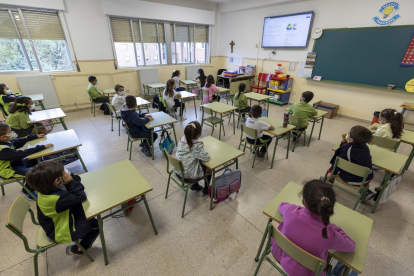 Alumnos antes de comenzar la clase en un colegio de Castilla y León. ICAL
