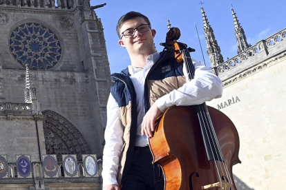 Asier Mediavilla, violonchelista burgalés