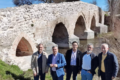 Martín Muñoz de las Posadas (Segovia) invierte 95.980 euros en obras de consolidación en el puente 'del Naranjo'.