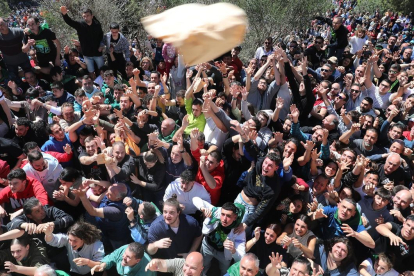 Pedrea del Pan y el Queso en Palencia, con motivo de las fiestas de Santo Toribio del barrio de El Cristo