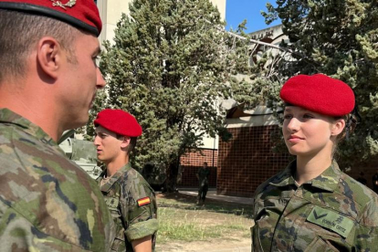 La Princesa Leonor recibe la boina grancé