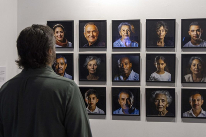 El Museo de Salamanca acoge la muestra 'La imagen promiscu@ (vol. 2)' que aborda temas políticos y sociales desde obras creadas con IA