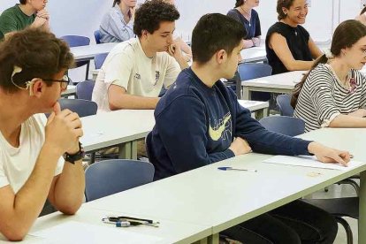 Una de las aulas de la UVa minutos antes de empezar un examen. Photogenic