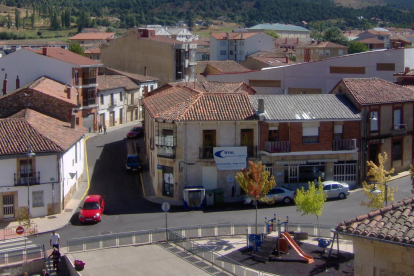 Imagen de archivo de la plaza de Boñar, la localidad leonesa donde ha tenido lugar el suceso