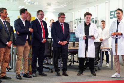 El ministro de para la Transformación Digital y de la Función Pública, José Luis Escrivá, inaugura en León el Laboratorio de Seguridad del Instituto Nacional de Ciberseguridad, Incibe junto a su director, Félix Barrio
