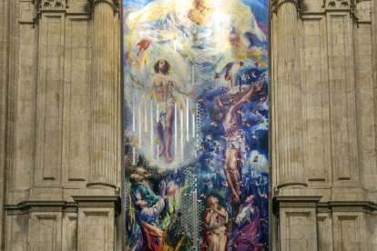 El Trasaltar de la Catedral Nueva de Salamanca acoge el acto de inauguración del cuadro. El pensamiento ante el misterio de la Creación, Redención y Resurrección, del artista salmantino Florencio Maíllo.