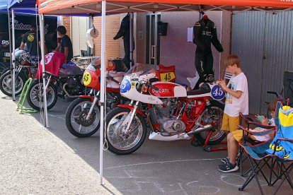 Primera jornada de celebración del Gran Premio de Velocidad de la localidad leonesa de La Bañeza.