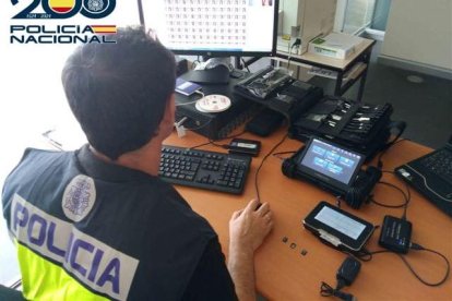 Imagen de archivo de un agente de la Policía Nacional