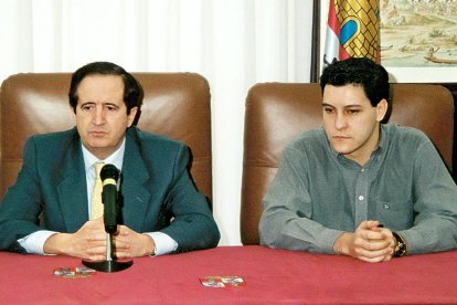 Juan José Lucas y Raúl de la Hoz, en los inicios como procurador del hoy eurodiputado