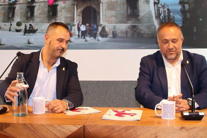 El diputado de Cultura, Arte y Patrimonio, Emilio Martínez, y el presidente de la Diputación de León, Gerardo Álvarez Courel, presentan una nueva convocatoria del 'Programa R' de restauración del patrimonio leonés