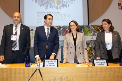 El consejero de Medio Ambiente inaugura el Foro Internacional 'Bosques frente al cambio climático'.