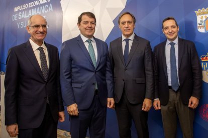 El presidente de la Junta de Castilla y León, Alfonso Fernández Mañueco, participa junto al alcalde de Salamanca, Carlos García Carbayo; el rector de la Universidad de Salamanca, Juan Manuel Corchado; y el presidente de la Diputación de Salamanca, Javier Iglesias, en la firma del segundo protocolo interinstitucional para el impulso de un proyecto de futuro para Salamanca y su área de influencia.