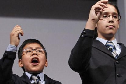 Imagen de archivo Johan Fernández y María José Posligua, los niños que cantaron el Gordo en el año 2011.