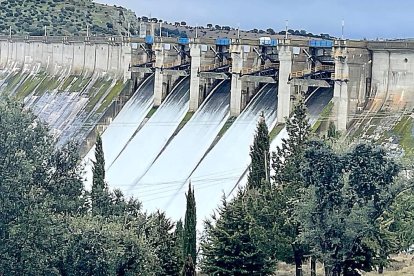 Embalse de Santa Teresa, en Salamanca, que contuvo una entrada de 550 metros cúbicos por segundo. CHD
