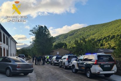 Imagen de la Guardia Civil durante la búsqueda y localización con medios aéreos y terrestres