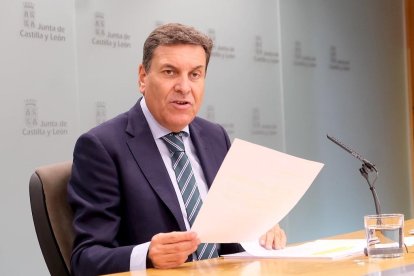 Carlos Fernández Carriedo comparece ante los medios en la rueda de prensa posterior al Consejo de Gobierno.