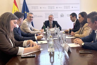 El ministro de Política Territorial y Memoria Democrática, Ángel Víctor Torres, se reúne con Unión del Pueblo Leonés.