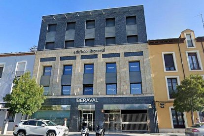 Edificio de Iberaval, en la calle Estación de Valladolid.