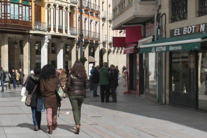 Zona comercial de la calle Mayor de Palencia.