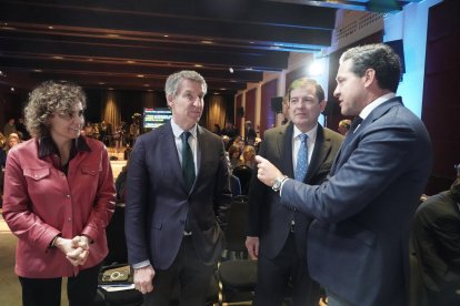 Dolors Montserrat, Alberto Núñez Feijóo, Alfonso Fernández Mañueco y Raúl de la Hoz.